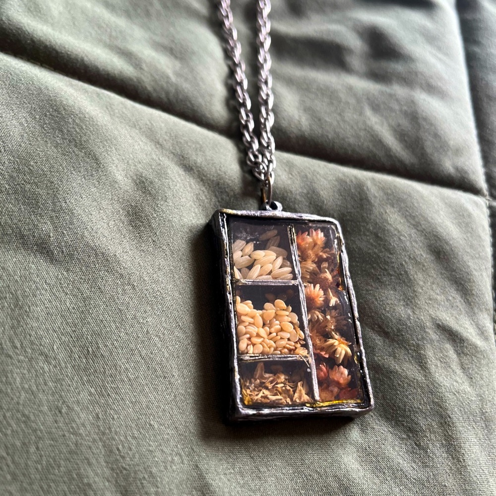 Flower necklace